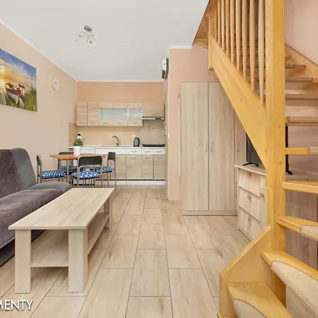 Comfortable 2-level Close To The 아파트