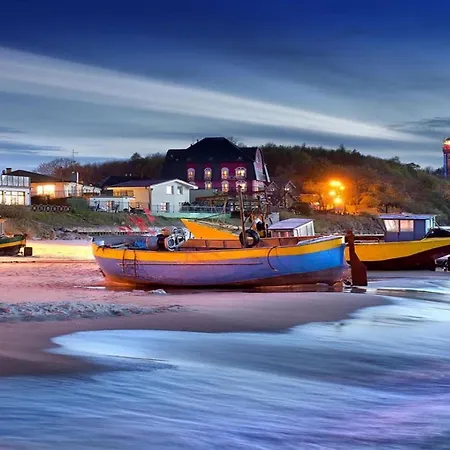 Comfortable 2-level Close To The 아파트 *