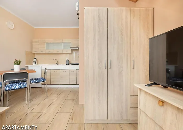 Comfortable 2-level Close To The Apartman *